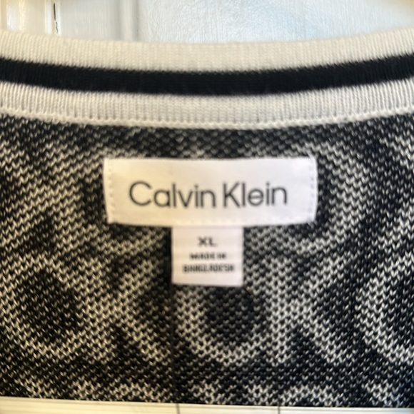 Calvin Klein - Picture 3 of 7